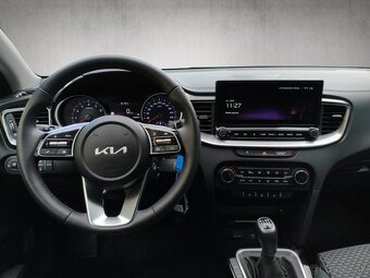Kia XCeed 1.5 T-GDi M6 GOLD - Deluxe White - 13