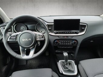 Kia Ceed SW 1.5 T-GDi M6 GOLD - 13