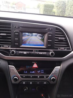 Hyundai Elantra Premium - 13