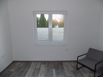 Novostavba domu v Kolárove s kuchynskou linkou + solárne pan - 13