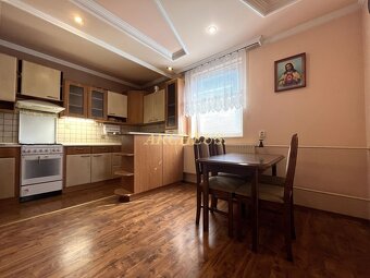 NA PREDAJ - RODINNÝ DOM, ZLATÉ, 8 KM OD BARDEJOVA - 13