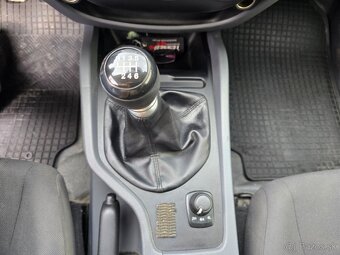 Ford Ranger 2.2 TDCi 150k DoubleCab 4x4 XL, Mesačne: 307€ - 13