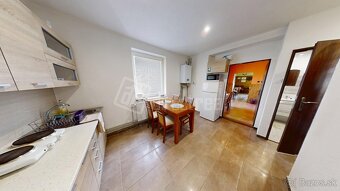 Penzión na námestí s vlastným barom a nenahraditeľným výhľad - 13