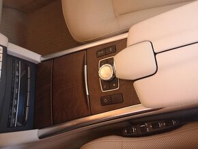 Mercedes-Benz E - 13