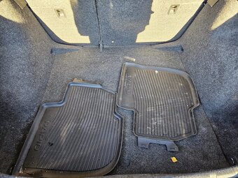 Škoda rapid 1,6TDI 77kw 10/2014 rezervovane - 13