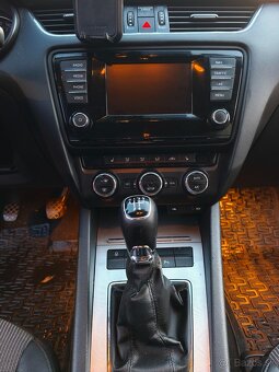 Škoda Octavia Combi III - 13