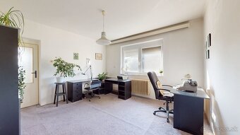 Atraktívny 5 izbový rodinný dom s garážou, veľký pozemok - 13