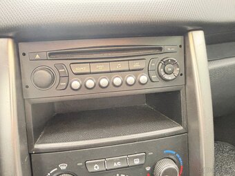 Peugeot 207 CC  C A B R I O   1,6I - 13
