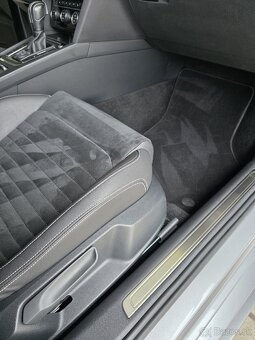 Volkswagen Passat Variant 2.0 TDI EVO Elegance DSG - 13