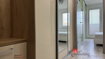 PRENÁNAJOM, 2-izbový byt s dvomi balkónmi a vlastným parkova - 13