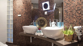 Veľký 3- izbový byt v centre - 13