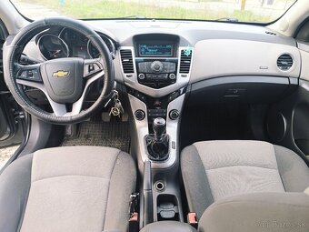 Chevrolet Cruze - 13