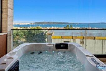 Split, Kaštela – luxusný zariadený penthouse s výhľadom - 13
