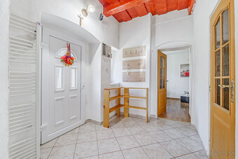 Na predaj útulný kamenný dom s garážou a záhradou |Turňa n/B - 13