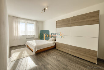 Predaj 4 izbový moderný rodinný dom, garáž, zariadený - 13