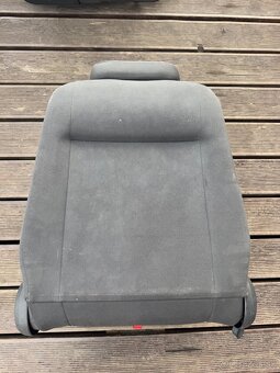 Zadné sedačky VW Touran - 13