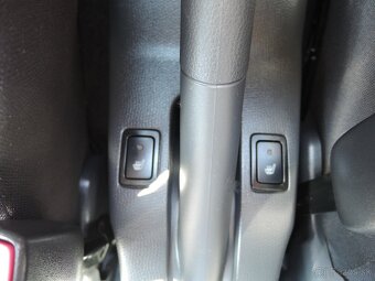 Suzuki Swift 1,3i 4WD 1.maj.Servis 137tkm 2009 - 13