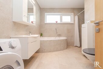 Krásna novostavba 4-izbového rodinného domu - Malý Biel (SC) - 13