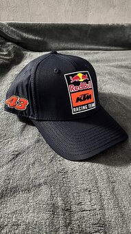 Predám F1 a MotoGP merch/ dres a šiltovky čiapky - 13