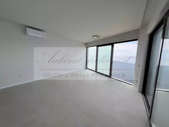 Predaj luxusného apartmánu (S6) priamo na pláži s parkovacím - 13