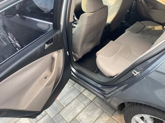 Wolksvagen passat sedan b6 2010 - 13