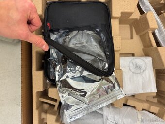 ASUS ROG Swift OLED PG32UCDM (4K, 240Hz) - Top Stav / Záruka - 13