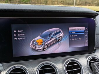 Mercedes-Benz E trieda Kombi 400 4MATIC 3.5 V6 AMG Line - 13