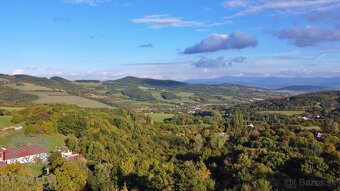 Vidiecka chalupa v dedinke Hrubá Strana, 736m2, pekná prírod - 13