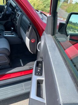 Dodge Nitro 2.8 CRD 4x4 130kW - 13