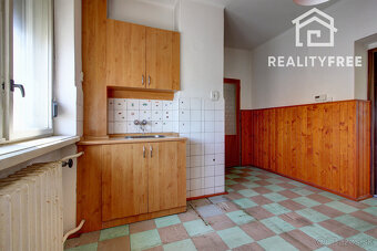 Na predaj: 4 izbový rodinný dom na pozemku 481 m², obec Dobr - 13
