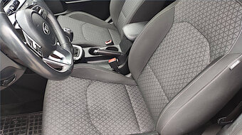 Kia Ceed SW combi 1.5 T-GDi Gold - 13