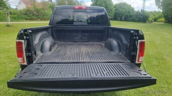 Dodge RAM 1500 Laramie - 13
