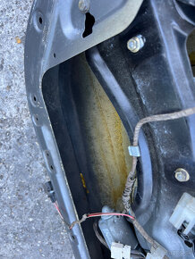 Predám zadné dvere na BMW E32 - 13