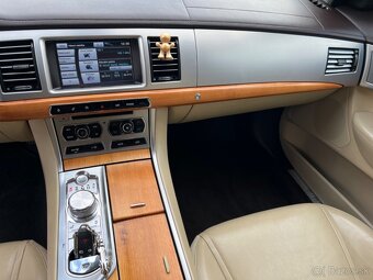 Jaguar XF - 13