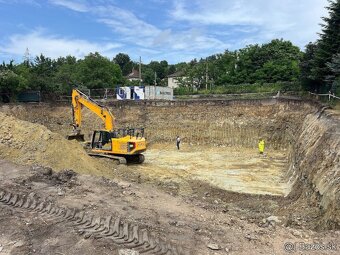 bager JCB 4CX, zemné výkopové a búracie práce, prípojky - 13