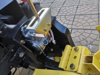 Malotraktor Tauros ZX18 , 4x4 - 13