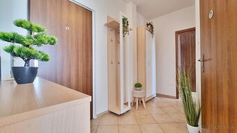 Tehlový klimatizovaný 2-izbový byt, Staré mesto,Hutnícka ul. - 13