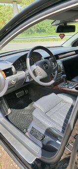 Volkswagen Phaeton facelift 3.0 TDi V6 Tiptronic 4Motion
 - 13