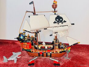 Lego Creator 31109 Piratska loď 3v1 - 13