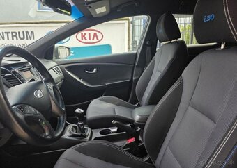 Hyundai i30 1.6-AUT.KLIMA-VÝHŘ.SED.+VOLANT - 13