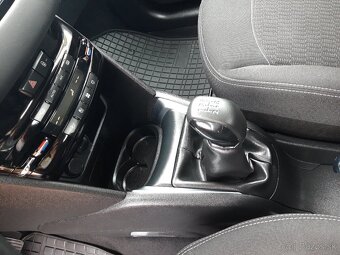Peugeot 208 - 13