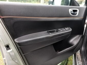 Peugeot 307 kožený interiér - 13