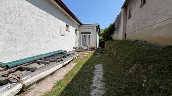 Na predaj: Rodinný dom v tichej lokalite Hlohovca - 13