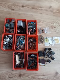 Stare radiotechnicke sučiastky - 13