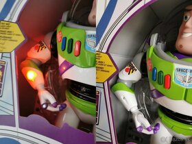 Buzz Lightyear TOY STORY original Disney, interaktívny - 13
