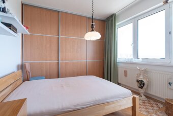 Exkluzívny trojpodlažný dom s výhľadom na Košice - 13
