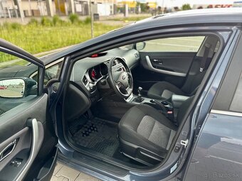 KIA Ceed 1.4 CRDi Silver - 13