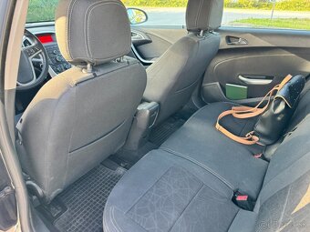 Opel Astra Sports Tourer - 13