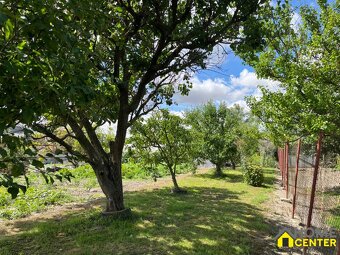 NA PREDAJ Rodinný dom s rozľahlým pozemkom /cca 3000 m²/ v K - 13