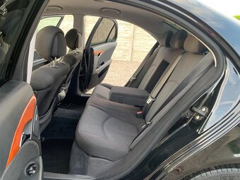 MERCEDES-BENZ E TRIEDA SEDAN 220 CDI ELEGANCE - 13
